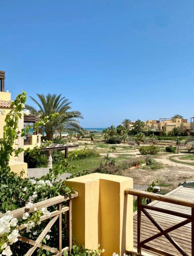 A Sea View Spacious Cheering 5 Bedroom Villa Ain Sokhna "Ain Bay" فيلا كاملة للإيجار قرية العين باي Ain Sukhna Extérieur photo