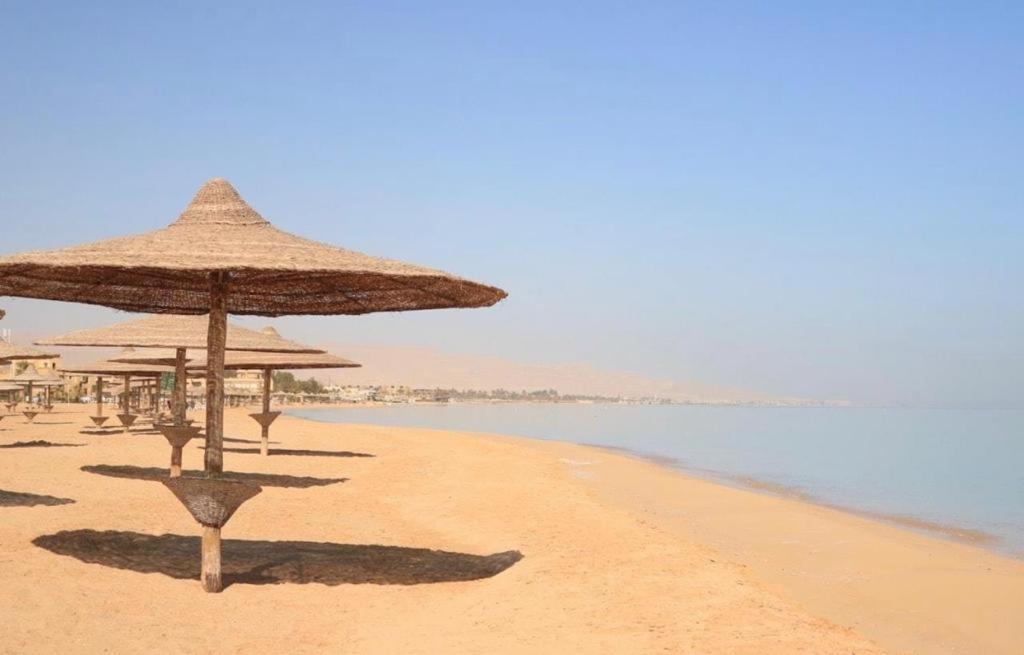 A Sea View Spacious Cheering 5 Bedroom Villa Ain Sokhna "Ain Bay" فيلا كاملة للإيجار قرية العين باي Ain Sukhna Extérieur photo