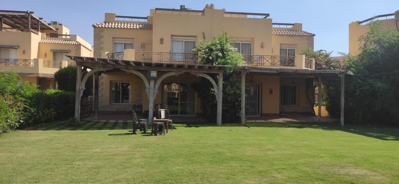 A Sea View Spacious Cheering 5 Bedroom Villa Ain Sokhna "Ain Bay" فيلا كاملة للإيجار قرية العين باي Ain Sukhna Extérieur photo