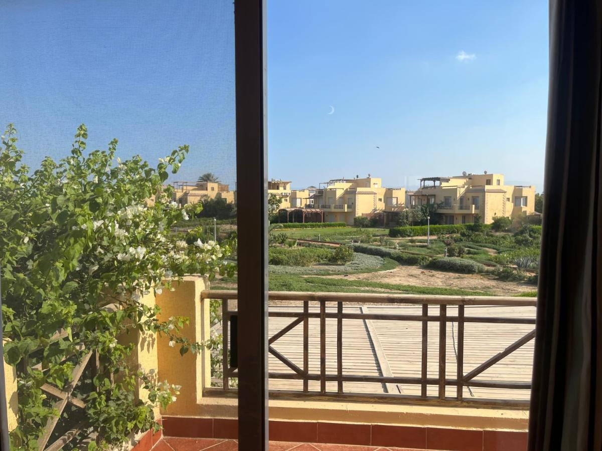 A Sea View Spacious Cheering 5 Bedroom Villa Ain Sokhna "Ain Bay" فيلا كاملة للإيجار قرية العين باي Ain Sukhna Extérieur photo