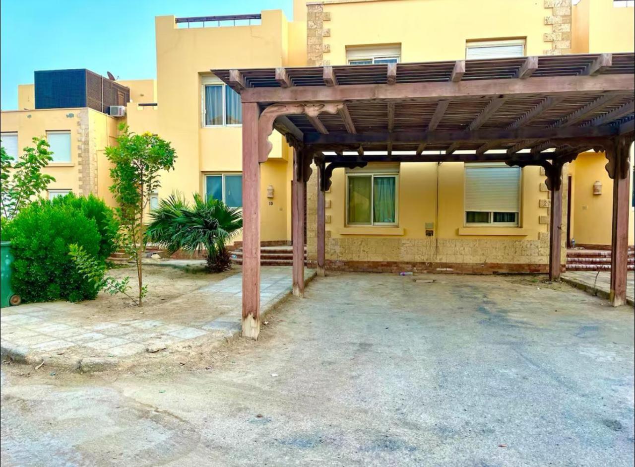 A Sea View Spacious Cheering 5 Bedroom Villa Ain Sokhna "Ain Bay" فيلا كاملة للإيجار قرية العين باي Ain Sukhna Extérieur photo