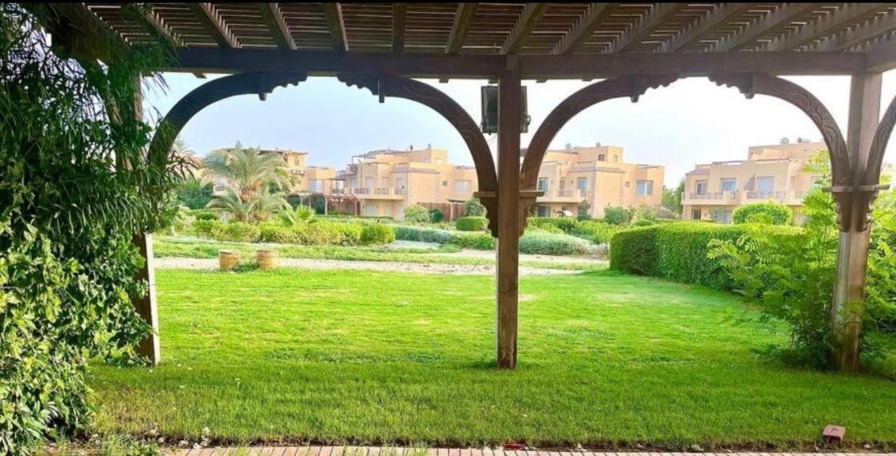 A Sea View Spacious Cheering 5 Bedroom Villa Ain Sokhna "Ain Bay" فيلا كاملة للإيجار قرية العين باي Ain Sukhna Extérieur photo
